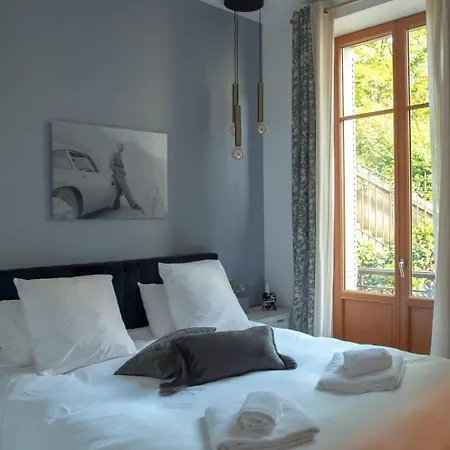 Bagatelle Furnished Flat * 엑스레뱅