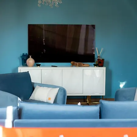 Bagatelle Furnished Flat 아파트 *