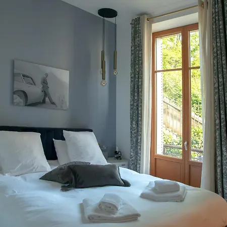 Bagatelle Furnished Flat * 엑스레뱅