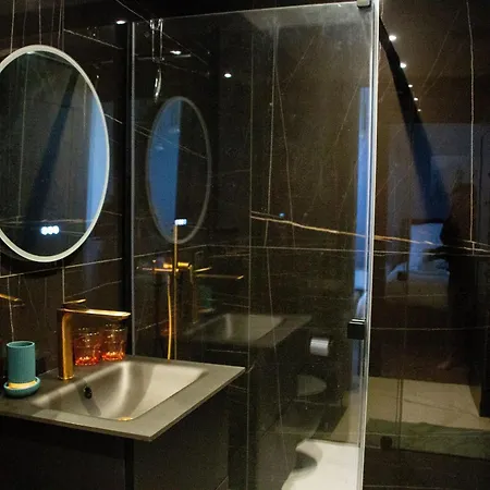 아파트 Bagatelle Furnished Flat 엑스레뱅